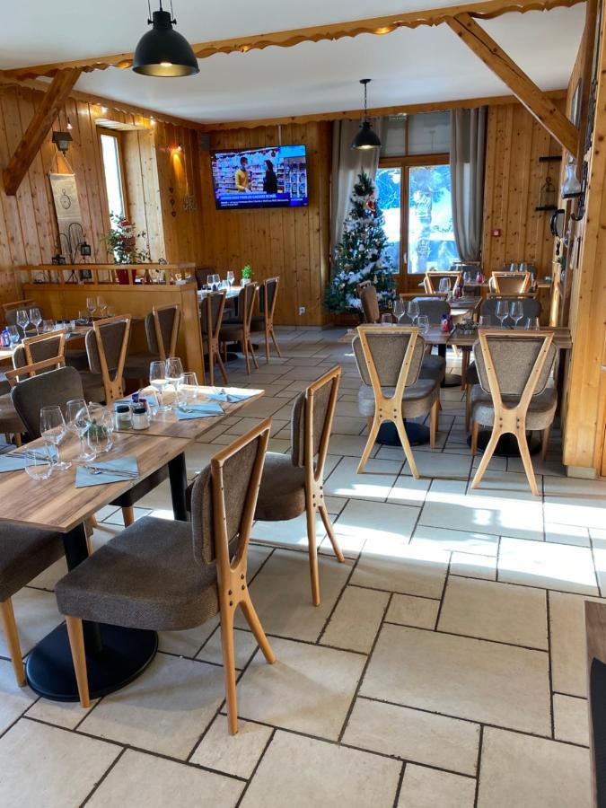 Hotel Restaurant Des Lacs Chaux-des-Crotenay Esterno foto