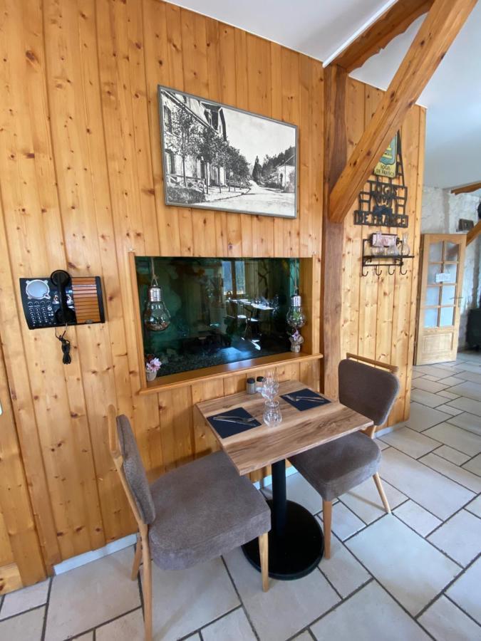 Hotel Restaurant Des Lacs Chaux-des-Crotenay Esterno foto